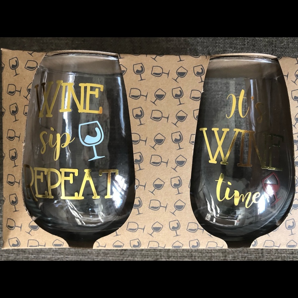 Stemless wine glasses